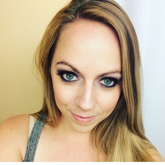 Meet your Posher, Rebecca - Picture 2 of 2